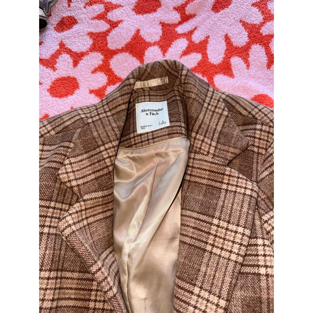 Abercrombie and Fitch Tan Blazer - Picture 2 of 9